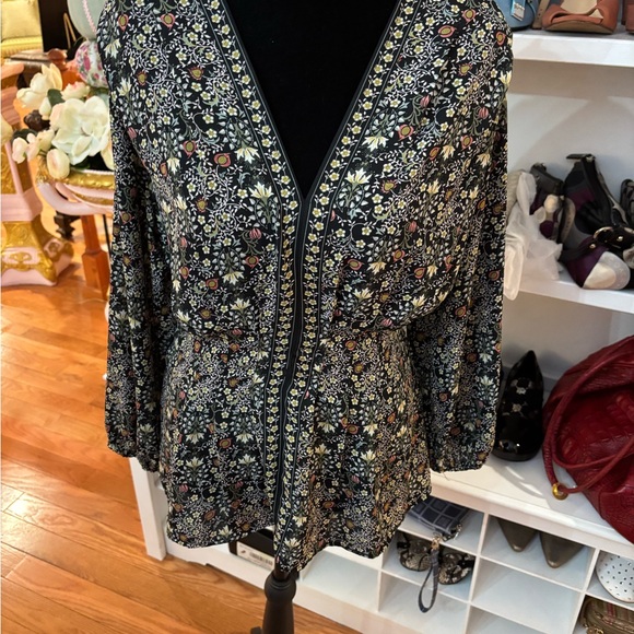 Max Studio Multicolor Floral V-Neck Blouse - Picture 1 of 4
